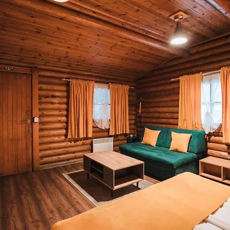 Jagoda & Malina Holiday park 3*